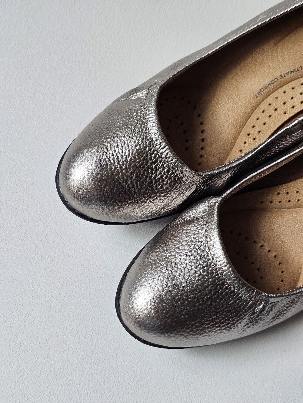 Clarks Collection Neiley Pearl Pewter Metallic Leather Block Heel Pumps 9.5 Wide - Picture 4 of 12